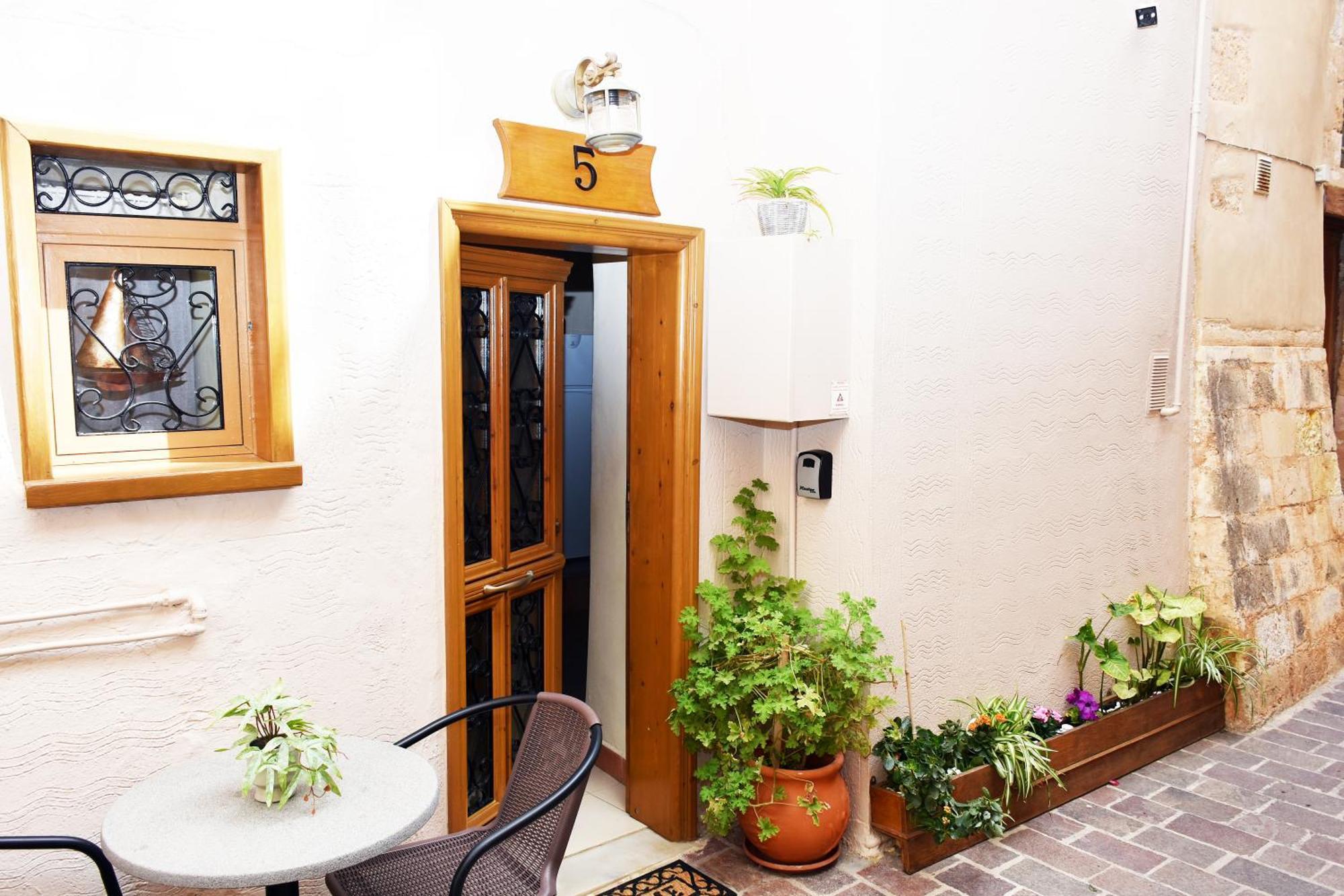 Kostas House, Old Venetian Harbor Chania Appartement